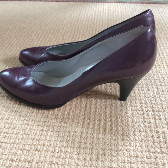 Shoes - Picture 6 of 7